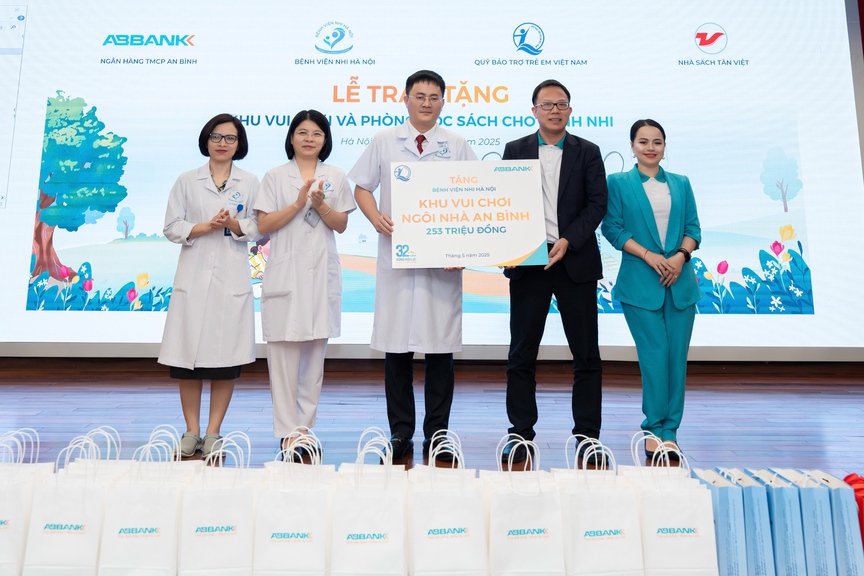 ABBANK tri ân khách hàng và cộng đồng nhân kỷ niệm 32 năm thành lập- Ảnh 2. ABBANK tri ân khách hàng và cộng đồng nhân kỷ niệm 32 năm thành lập- Ảnh 2.