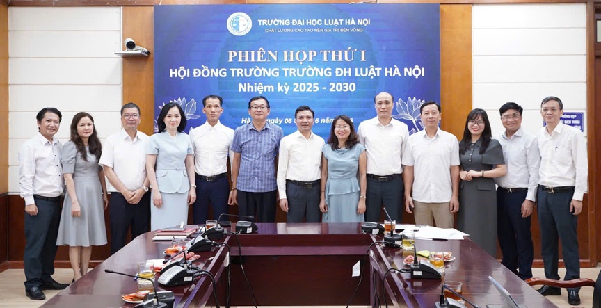 TS. LS. Đoàn Văn Bình làm thành viên Hội đồng trường Đại học Luật Hà Nội- Ảnh 3. TS. LS. Đoàn Văn Bình làm thành viên Hội đồng trường Đại học Luật Hà Nội- Ảnh 3.