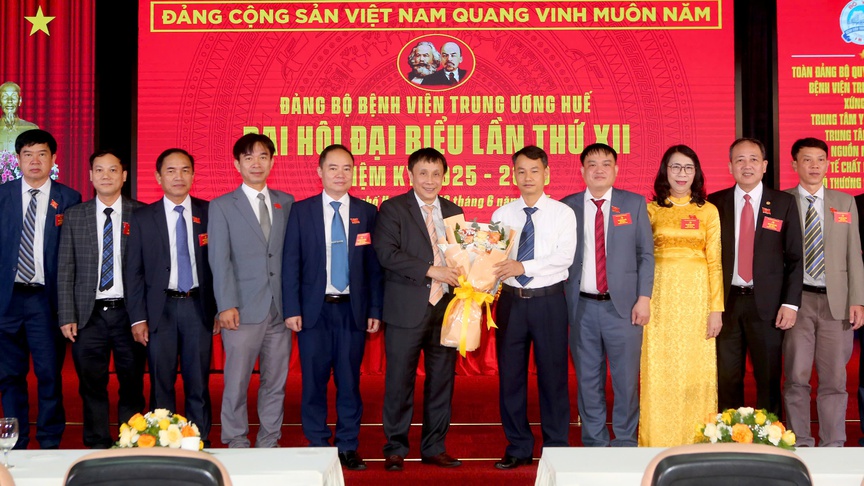 GS.TS Phạm Như Hiệp tái đắc cử Bí thư Đảng ủy Bệnh viện Trung ương Huế- Ảnh 2. GS.TS Phạm Như Hiệp tái đắc cử Bí thư Đảng ủy Bệnh viện Trung ương Huế- Ảnh 2.