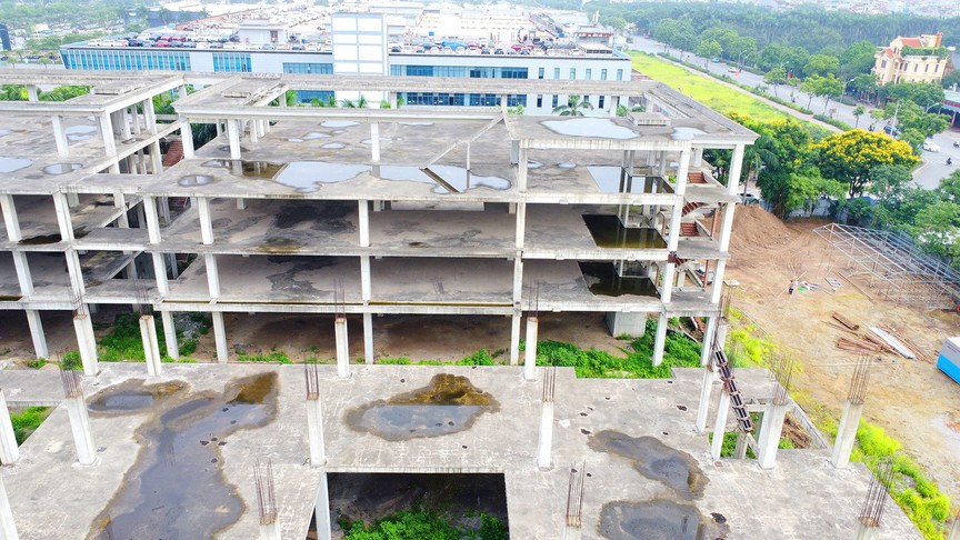 Trung tâm thương mại hơn 30.000m2 ‘đắp chiếu’ nhiều năm giữa đất vàng Hà Nội có dấu hiệu hồi sinh- Ảnh 5. Trung tâm thương mại hơn 30.000m2 ‘đắp chiếu’ nhiều năm giữa đất vàng Hà Nội có dấu hiệu hồi sinh- Ảnh 5.
