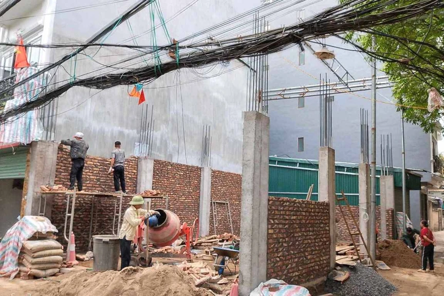 Bỏ giấy phép xây dựng: Tiềm ẩn rủi ro nếu thiếu cơ sở dữ liệu quy hoạch và quy trình hậu kiểm thiếu minh bạch
- Ảnh 1. Bỏ giấy phép xây dựng: Tiềm ẩn rủi ro nếu thiếu cơ sở dữ liệu quy hoạch và quy trình hậu kiểm thiếu minh bạch
- Ảnh 1.