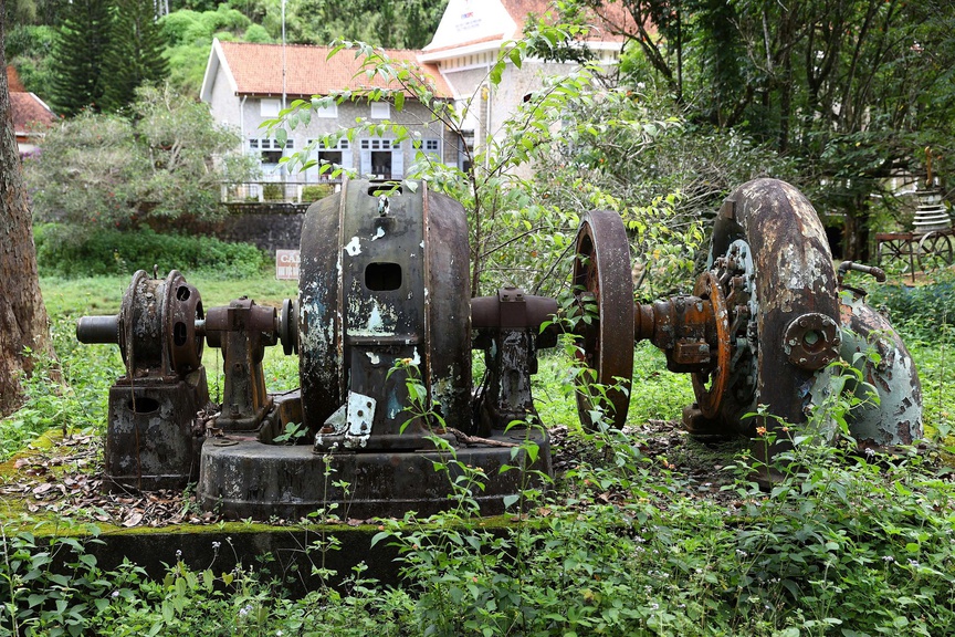 Biệt thự cổ kính nằm biệt lập trong thung lũng rừng sâu xây bằng đá chẻ, là công trình thủy điện đầu tiên của Việt Nam, sở hữu đường hầm đặc biệt đi xuyên núi- Ảnh 5. Biệt thự cổ kính nằm biệt lập trong thung lũng rừng sâu xây bằng đá chẻ, là công trình thủy điện đầu tiên của Việt Nam, sở hữu đường hầm đặc biệt đi xuyên núi- Ảnh 5.