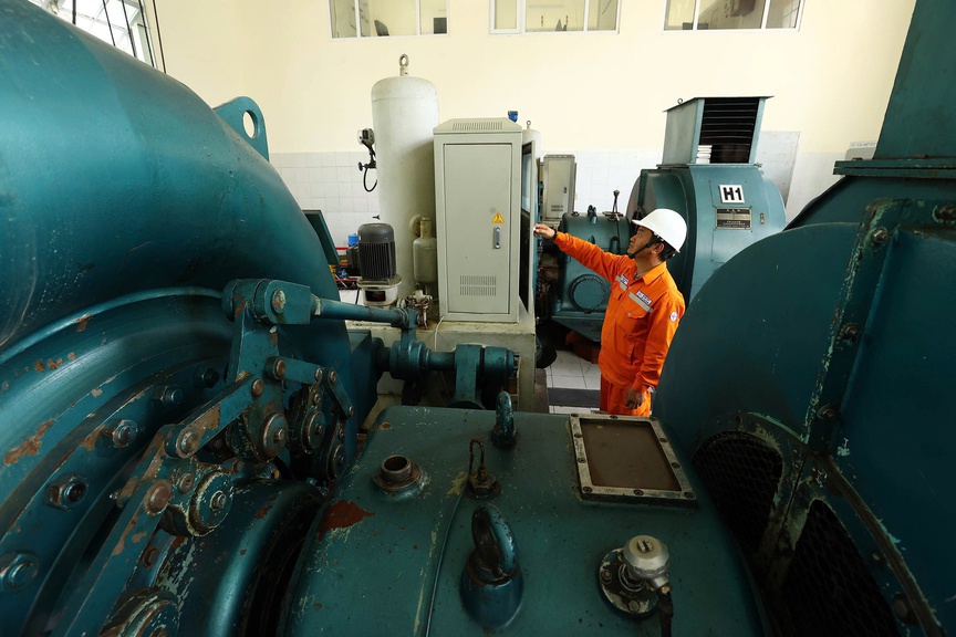 Biệt thự cổ kính nằm biệt lập trong thung lũng rừng sâu xây bằng đá chẻ, là công trình thủy điện đầu tiên của Việt Nam, sở hữu đường hầm đặc biệt đi xuyên núi- Ảnh 4. Biệt thự cổ kính nằm biệt lập trong thung lũng rừng sâu xây bằng đá chẻ, là công trình thủy điện đầu tiên của Việt Nam, sở hữu đường hầm đặc biệt đi xuyên núi- Ảnh 4.