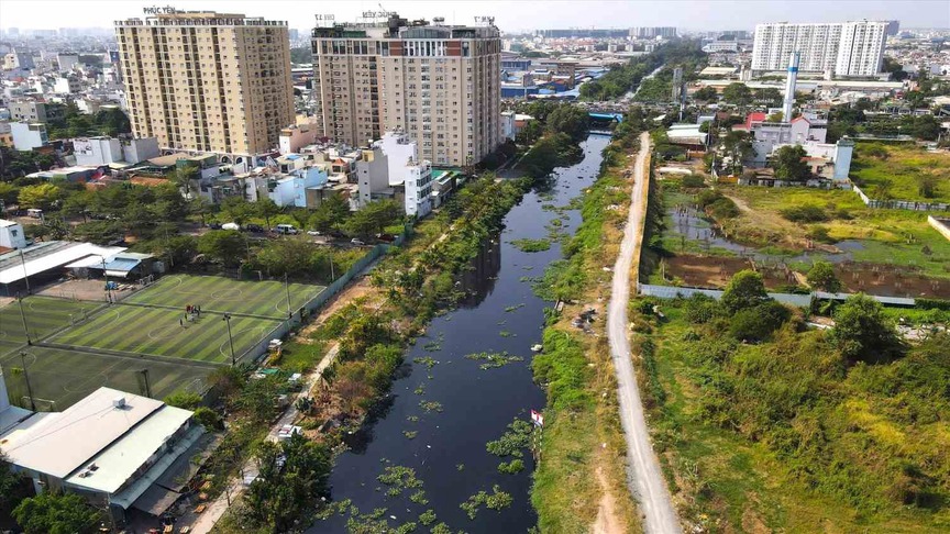 Kênh Tham Lương - Bến Cát - rạch Nước Lên. Nguồn ảnh: Báo Lao Động Kênh Tham Lương - Bến Cát - rạch Nước Lên. Nguồn ảnh: Báo Lao Động