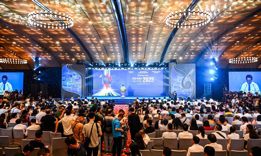 Khai mạc Hội Báo toàn quốc năm 2025: Khẳng định vai trò tiên phong của báo chí cách mạng trong kỷ nguyên mới- Ảnh 4. Khai mạc Hội Báo toàn quốc năm 2025: Khẳng định vai trò tiên phong của báo chí cách mạng trong kỷ nguyên mới- Ảnh 4.