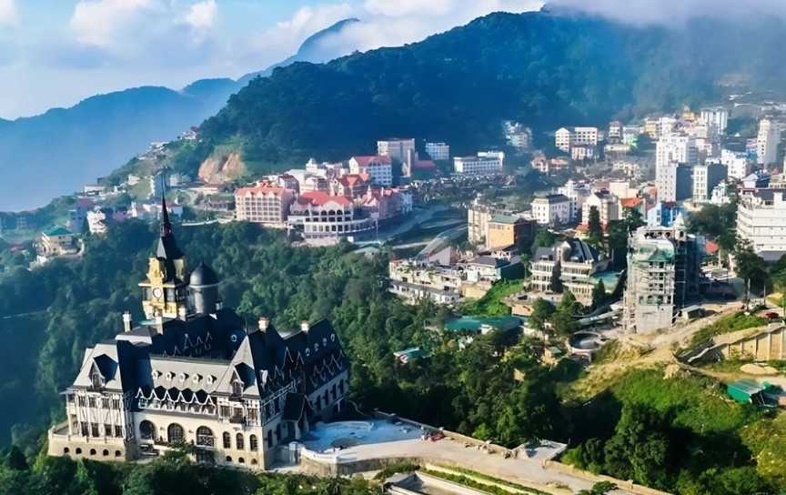 Khi 3 tỉnh này về chung một nhà, tỉnh mới không chỉ giáp nhiều tỉnh thành nhất Việt Nam mà còn sở hữu cả 'Đà Lạt của miền Bắc'- Ảnh 3. Khi 3 tỉnh này về chung một nhà, tỉnh mới không chỉ giáp nhiều tỉnh thành nhất Việt Nam mà còn sở hữu cả 'Đà Lạt của miền Bắc'- Ảnh 3.