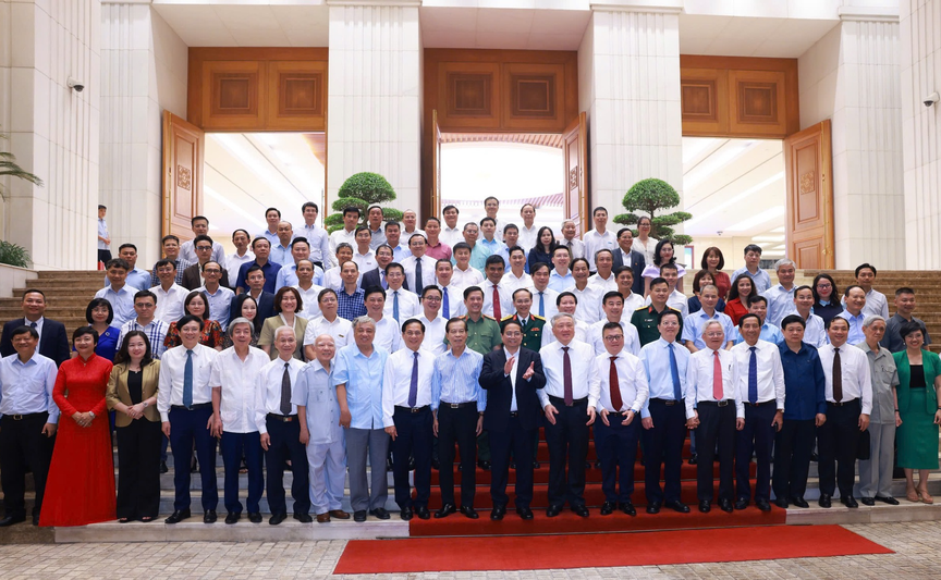 Thủ tướng: Báo chí cách mạng tiếp tục phát huy truyền thống trăm năm với "tâm sáng - lòng trong - bút sắc"- Ảnh 8. Thủ tướng: Báo chí cách mạng tiếp tục phát huy truyền thống trăm năm với "tâm sáng - lòng trong - bút sắc"- Ảnh 8.
