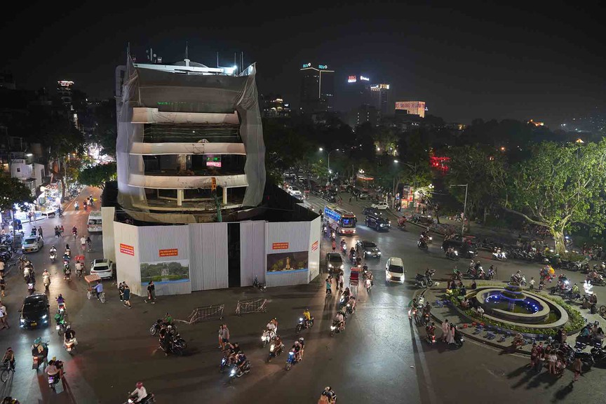 Tòa nhà Hàm cá mập chính thức bị phá dỡ- Ảnh 1. Tòa nhà Hàm cá mập chính thức bị phá dỡ- Ảnh 1.