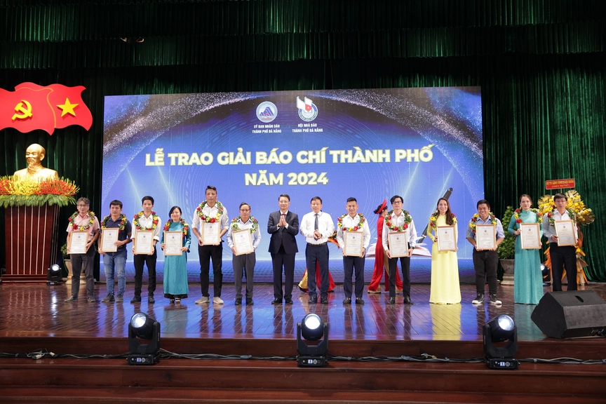 Reatimes nhận Giải Nhì tại Giải báo chí TP. Đà Nẵng năm 2024 với loạt bài về những chiến sĩ công an thầm lặng- Ảnh 2.