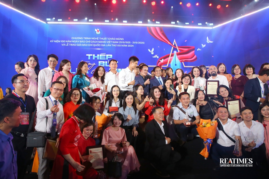 Lễ trao Giải Báo chí Quốc gia lần thứ XIX - năm 2024 với chủ đề "Thép trong Bút, Lửa trong Tim"- Ảnh 15.