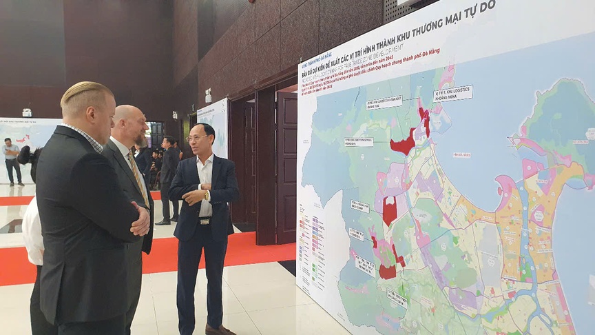 Phó Thủ tướng thường trực Nguyễn Hòa Bình: "Khu thương mại tự do kết nối với kinh tế toàn cầu"- Ảnh 3. Phó Thủ tướng thường trực Nguyễn Hòa Bình: "Khu thương mại tự do kết nối với kinh tế toàn cầu"- Ảnh 3.
