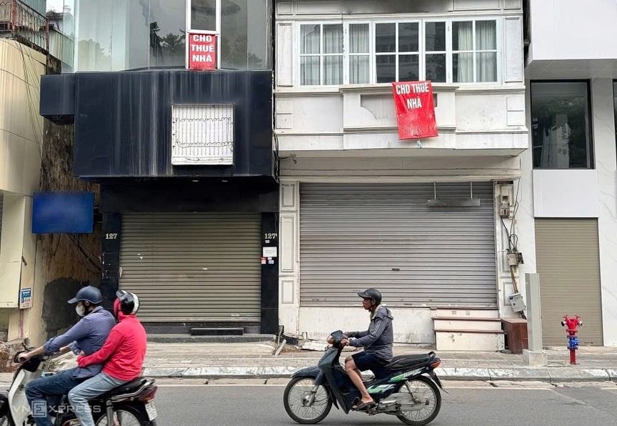Nhiều nhà mặt phố hạ giá thuê để giữ chân khách- Ảnh 1. Nhiều nhà mặt phố hạ giá thuê để giữ chân khách- Ảnh 1.