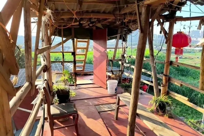 Tòa tháp 10 tầng kỳ dị xây dựng trái phép trên đất giải tỏa: Gia chủ quyết không phá dỡ sau nhiều lần kháng cáo- Ảnh 2. Tòa tháp 10 tầng kỳ dị xây dựng trái phép trên đất giải tỏa: Gia chủ quyết không phá dỡ sau nhiều lần kháng cáo- Ảnh 2.