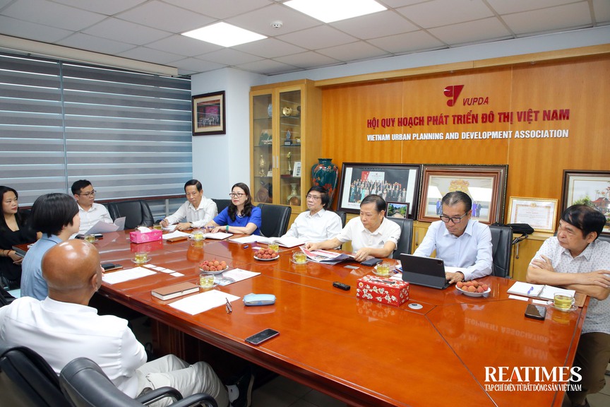VNREA, VUPDA, ACVN và Công ty TNHH MMI ASIA họp bàn về hợp tác tổ chức Triển lãm EXPO REAL Châu Á Thái Bình Dương 2026- Ảnh 3. VNREA, VUPDA, ACVN và Công ty TNHH MMI ASIA họp bàn về hợp tác tổ chức Triển lãm EXPO REAL Châu Á Thái Bình Dương 2026- Ảnh 3.