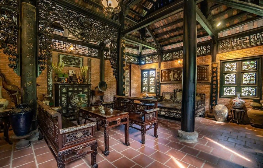 Biệt phủ trăm tỷ của 'nghệ sĩ nặng nhất Vbiz': Rộng hơn 1.600m2, mang nguyên khung nhà cổ 100 tuổi từ Nam Định vào Đồng Nai xây dựng- Ảnh 5. Biệt phủ trăm tỷ của 'nghệ sĩ nặng nhất Vbiz': Rộng hơn 1.600m2, mang nguyên khung nhà cổ 100 tuổi từ Nam Định vào Đồng Nai xây dựng- Ảnh 5.