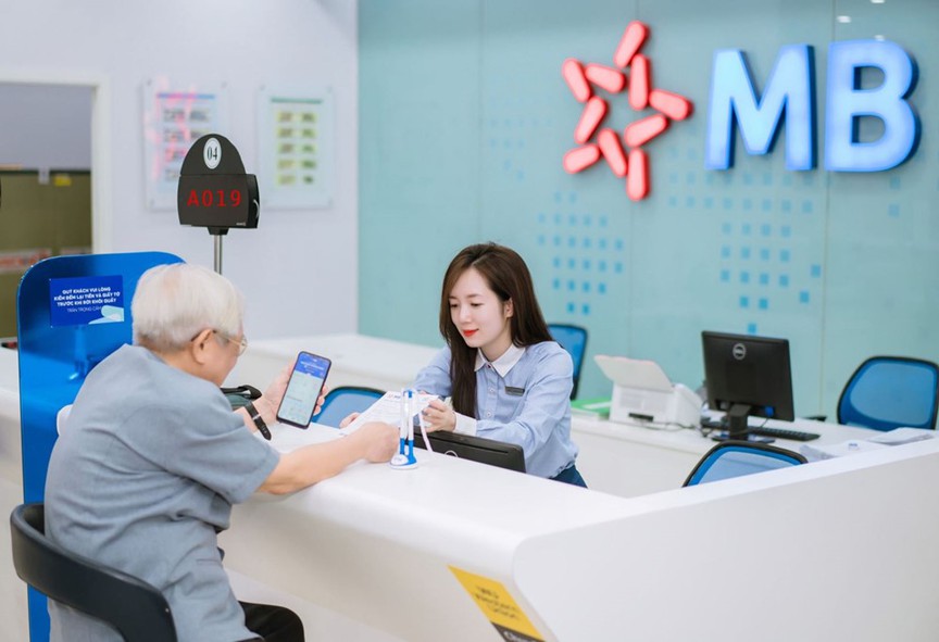 100 triệu gửi ngân hàng MB lãi suất bao nhiêu, kỳ hạn nào lãi suất tốt nhất?- Ảnh 1. 100 triệu gửi ngân hàng MB lãi suất bao nhiêu, kỳ hạn nào lãi suất tốt nhất?- Ảnh 1.
