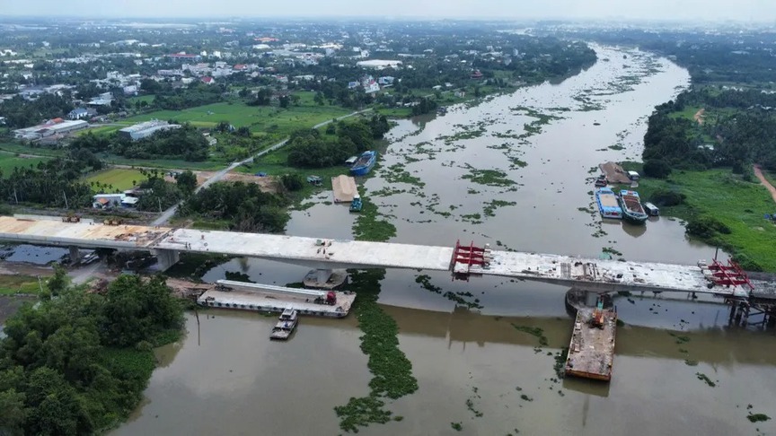 Hợp long cây cầu thứ 3 bắc qua sông Sài Gòn, kết nối một tỉnh vừa sáp nhập vào TP. HCM
- Ảnh 1. Hợp long cây cầu thứ 3 bắc qua sông Sài Gòn, kết nối một tỉnh vừa sáp nhập vào TP. HCM
- Ảnh 1.