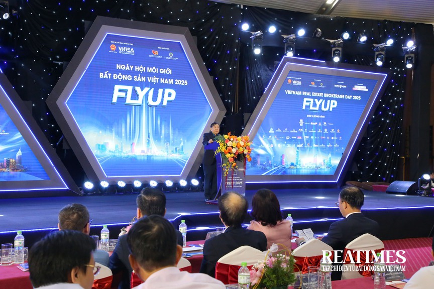 Vinh danh Ngày hội Môi giới Bất động sản Việt Nam 2025- Ảnh 10. Vinh danh Ngày hội Môi giới Bất động sản Việt Nam 2025- Ảnh 10.