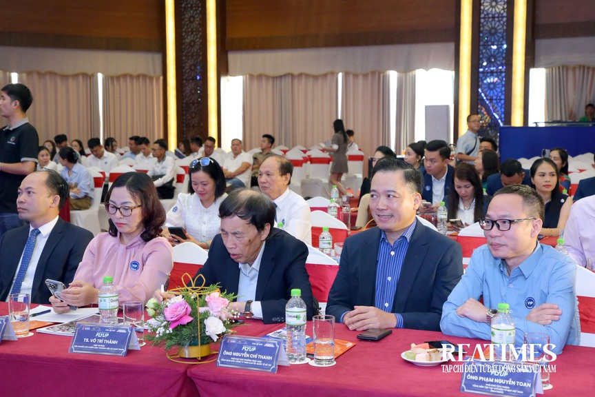Vinh danh Ngày hội Môi giới Bất động sản Việt Nam 2025- Ảnh 2. Vinh danh Ngày hội Môi giới Bất động sản Việt Nam 2025- Ảnh 2.