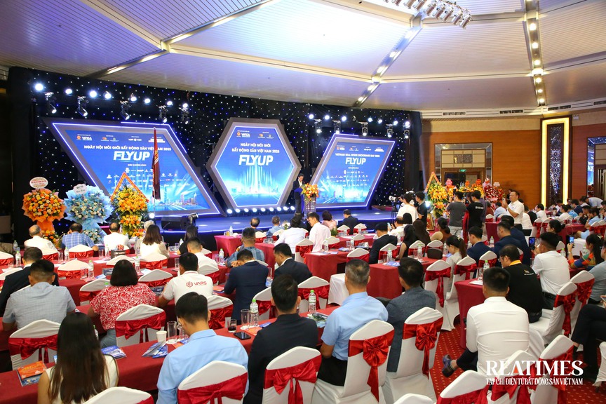 Vinh danh Ngày hội Môi giới Bất động sản Việt Nam 2025- Ảnh 11. Vinh danh Ngày hội Môi giới Bất động sản Việt Nam 2025- Ảnh 11.