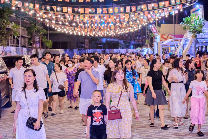 Trải nghiệm du lịch Cát Bà xanh – sạch – hiện đại với xe điện mới của Sun Group- Ảnh 6. Trải nghiệm du lịch Cát Bà xanh – sạch – hiện đại với xe điện mới của Sun Group- Ảnh 6.