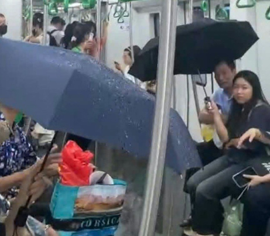 Metro Cát Linh- Hà Đông bị 'dột' nước. Ảnh: Vietnamnet Metro Cát Linh- Hà Đông bị 'dột' nước. Ảnh: Vietnamnet