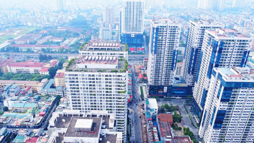 Con đường dài 1,1km "gánh" 20 toà chung cư ở Hà Nội đang được mở rộng- Ảnh 1. Con đường dài 1,1km "gánh" 20 toà chung cư ở Hà Nội đang được mở rộng- Ảnh 1.
