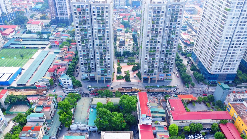 Con đường dài 1,1km "gánh" 20 toà chung cư ở Hà Nội đang được mở rộng- Ảnh 9. Con đường dài 1,1km "gánh" 20 toà chung cư ở Hà Nội đang được mở rộng- Ảnh 9.