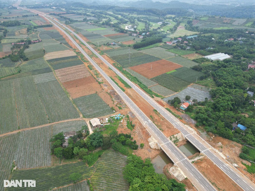 Đại lộ 2.000 tỷ đẹp như cao tốc tại tỉnh là đế đô đầu tiên của Việt Nam vừa được đặt tên- Ảnh 1.