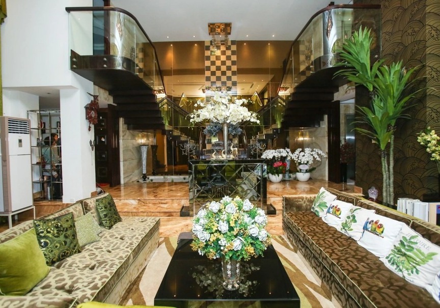 Phòng khách căn biệt thự