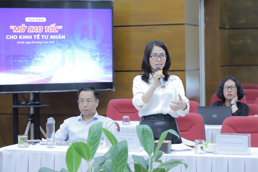 Doanh nghiệp vừa và nhỏ: Từ loay hoay tìm cách tồn tại đến những cơ hội mới đang mở ra- Ảnh 1. Doanh nghiệp vừa và nhỏ: Từ loay hoay tìm cách tồn tại đến những cơ hội mới đang mở ra- Ảnh 1.