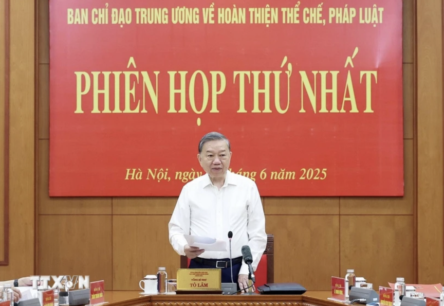 Tổng Bí thư: Hoàn thiện thể chế pháp luật phải mở đường cho kiến tạo phát triển- Ảnh 1. Tổng Bí thư: Hoàn thiện thể chế pháp luật phải mở đường cho kiến tạo phát triển- Ảnh 1.