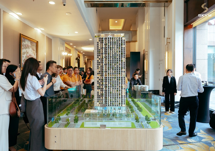 SkyM ra mắt ấn tượng: tầm nhìn vịnh Hạ Long và hồ nhạc nước chinh phục giới đầu tư- Ảnh 4. SkyM ra mắt ấn tượng: tầm nhìn vịnh Hạ Long và hồ nhạc nước chinh phục giới đầu tư- Ảnh 4.