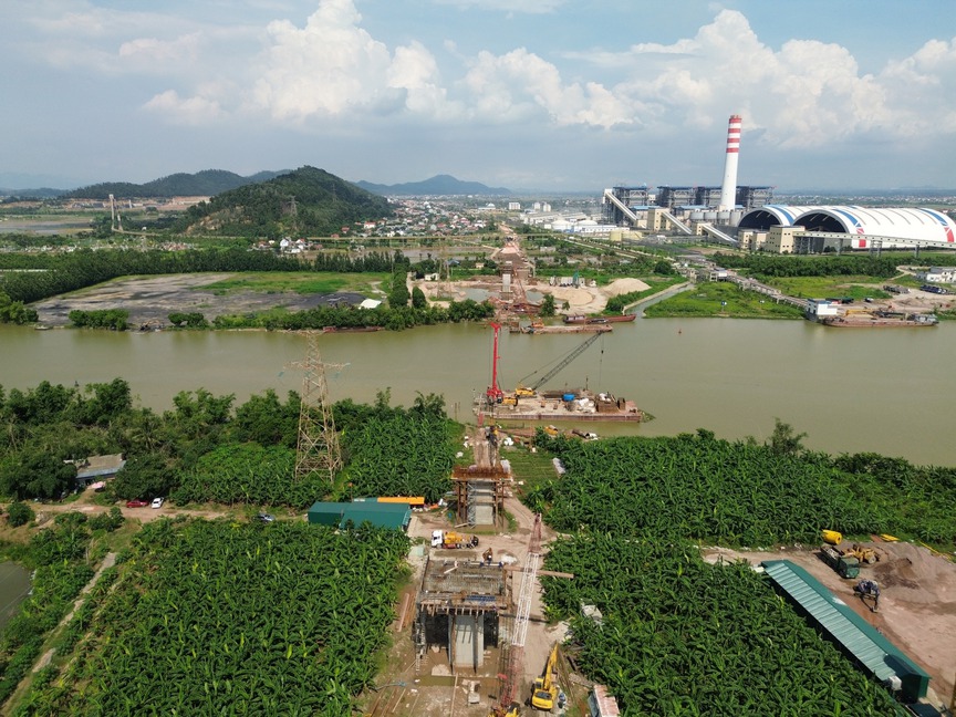 Cây cầu nghìn tỷ với thiết kế ‘Chuốt Gốm’ trên đà thành hình sau 6 tháng thi công- Ảnh 2. Cây cầu nghìn tỷ với thiết kế ‘Chuốt Gốm’ trên đà thành hình sau 6 tháng thi công- Ảnh 2.