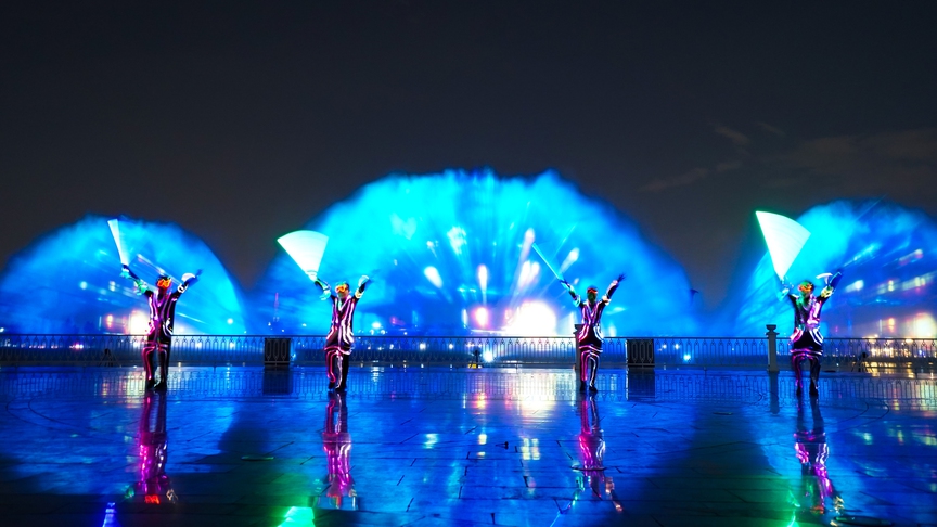 Từ truyền thuyết thành show "triệu view": Van Phuc Water Show 'dậy sóng' mùa hè TP.HCM- Ảnh 5.