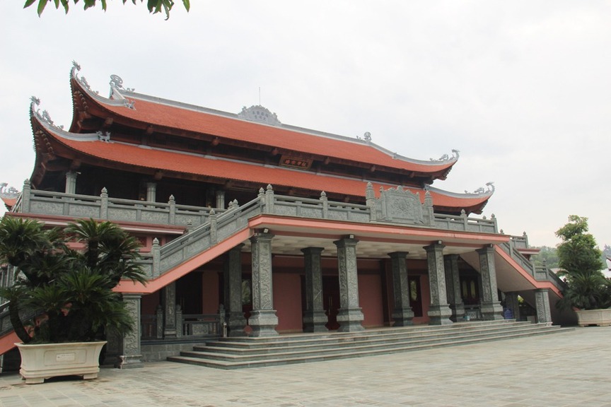Nhà thờ tổ lớn nhất Việt Nam: Địa thế ‘lưng tựa núi, mặt nhìn sông’, có đóng góp của lãnh đạo Novaland, FPT, Xuân Trường- Ảnh 2. Nhà thờ tổ lớn nhất Việt Nam: Địa thế ‘lưng tựa núi, mặt nhìn sông’, có đóng góp của lãnh đạo Novaland, FPT, Xuân Trường- Ảnh 2.