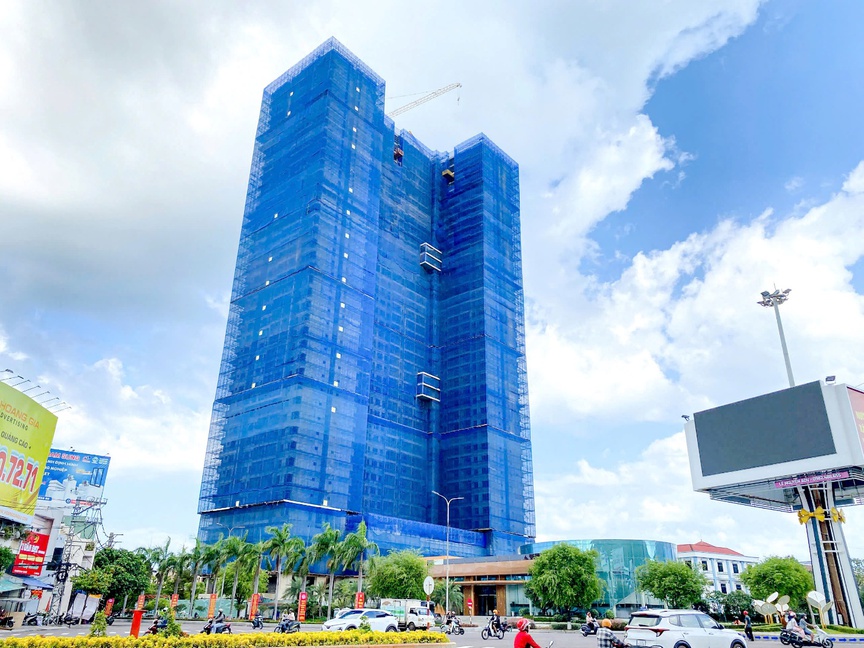 Tổ hợp căn hộ Grand Center Quy Nhon cất nóc, tăng tốc về đích- Ảnh 3. Tổ hợp căn hộ Grand Center Quy Nhon cất nóc, tăng tốc về đích- Ảnh 3.