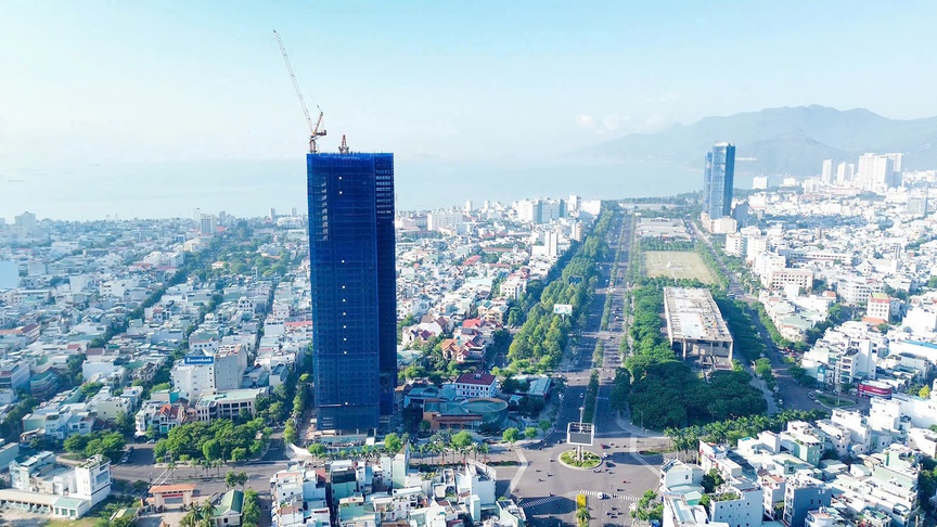 Tổ hợp căn hộ Grand Center Quy Nhon cất nóc, tăng tốc về đích- Ảnh 2. Tổ hợp căn hộ Grand Center Quy Nhon cất nóc, tăng tốc về đích- Ảnh 2.