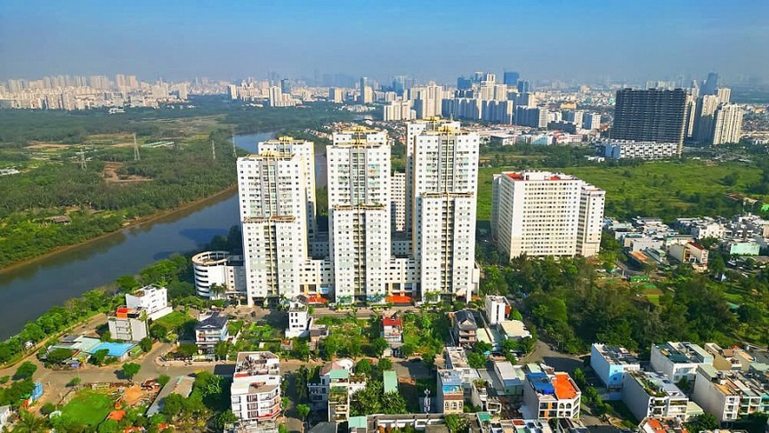 Thị trường bất động sản quý II/2025: Nhà ở cao cấp ‘chiếm sóng’, nhu cầu thực chật vật tìm chỗ đứng- Ảnh 2. Thị trường bất động sản quý II/2025: Nhà ở cao cấp ‘chiếm sóng’, nhu cầu thực chật vật tìm chỗ đứng- Ảnh 2.