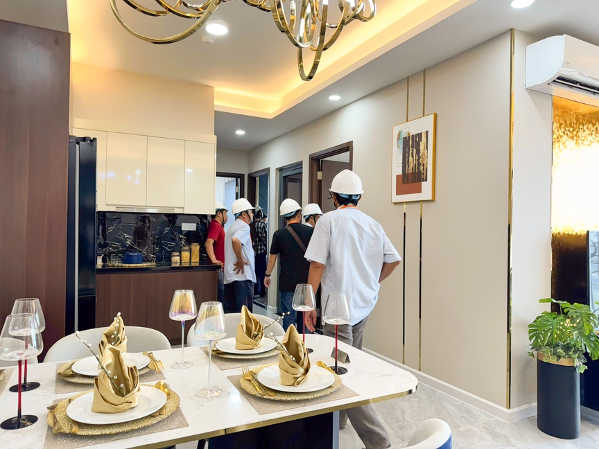 Khách hàng chốt đơn ngay sau khi “mục sở thị” căn hộ thực tế tại trung tâm Cần Thơ- Ảnh 1. Khách hàng chốt đơn ngay sau khi “mục sở thị” căn hộ thực tế tại trung tâm Cần Thơ- Ảnh 1.