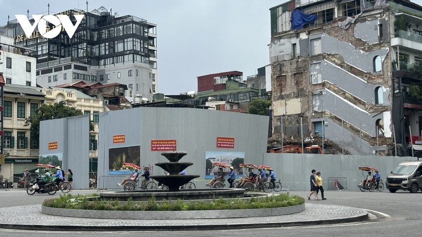 Chỉ hơn một tháng, tòa Hàm cá mập cơ bản đã phá dỡ xong- Ảnh 4. Chỉ hơn một tháng, tòa Hàm cá mập cơ bản đã phá dỡ xong- Ảnh 4.