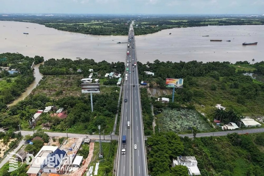 Chỉ vài giờ nữa, người dân có thể di chuyển bình thường trên cao tốc TP. HCM - Long Thành- Ảnh 1. Chỉ vài giờ nữa, người dân có thể di chuyển bình thường trên cao tốc TP. HCM - Long Thành- Ảnh 1.