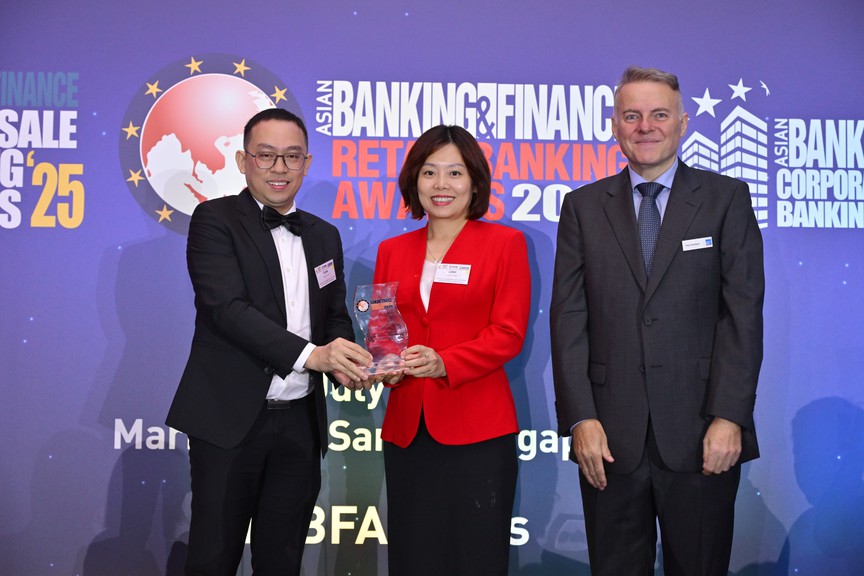 Techcombank được vinh danh “Ngân hàng bán lẻ nội địa tốt nhất Việt Nam 2025” bởi Asian Banking & Finance 4 năm liên tiếp- Ảnh 1. Techcombank được vinh danh “Ngân hàng bán lẻ nội địa tốt nhất Việt Nam 2025” bởi Asian Banking & Finance 4 năm liên tiếp- Ảnh 1.