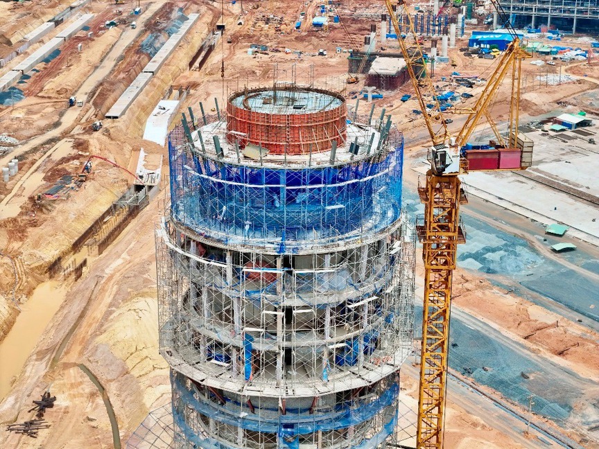 Tháp không lưu 3.500 tỷ cao nhất Việt Nam tại siêu sân bay 16 tỷ USD đã thành hình: Diện mạo hiện đại, hài hòa với nhà ga hành khách- Ảnh 4.