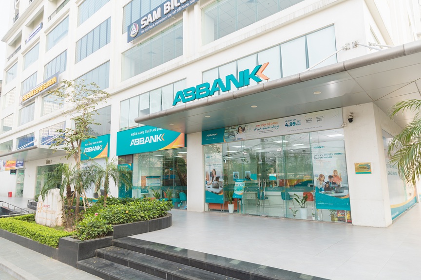 Quý II/2025: ABBANK hoàn thành hơn 90% kế hoạch lợi nhuận năm, các hoạt động kinh doanh cốt lõi bứt phá mạnh mẽ- Ảnh 5. Quý II/2025: ABBANK hoàn thành hơn 90% kế hoạch lợi nhuận năm, các hoạt động kinh doanh cốt lõi bứt phá mạnh mẽ- Ảnh 5.