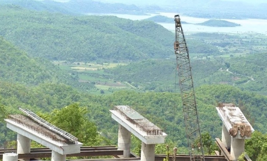 Dự án ‘lên đời’ tuyến quốc lộ 1.400 tỷ băng qua con đèo hiểm trở gặp khó- Ảnh 1.