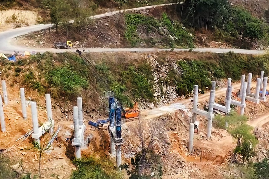 Dự án ‘lên đời’ tuyến quốc lộ 1.400 tỷ băng qua con đèo hiểm trở gặp khó- Ảnh 2.