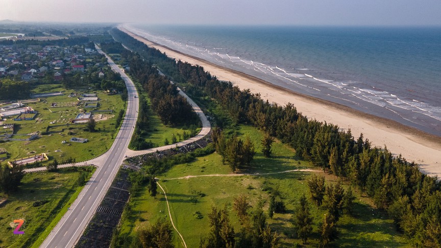 Một tuyến đường tại tỉnh Quảng Ninh. Nguồn ảnh: Báo Quảng Ninh Một tuyến đường tại tỉnh Quảng Ninh. Nguồn ảnh: Báo Quảng Ninh
