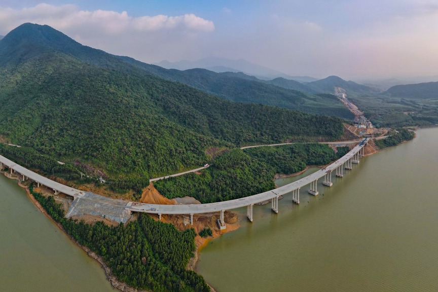 Muộn nhất 6 ngày nữa phải hoàn thành công tác GPMB cao tốc Bắc - Nam đoạn qua Quảng Trị- Ảnh 1. Muộn nhất 6 ngày nữa phải hoàn thành công tác GPMB cao tốc Bắc - Nam đoạn qua Quảng Trị- Ảnh 1.