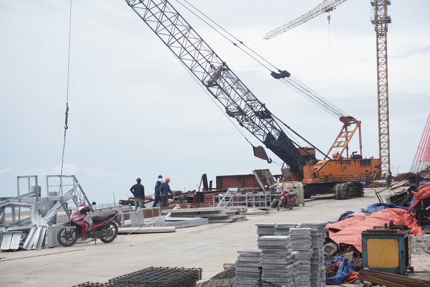 TP. Huế: Công trình cầu vượt cửa biển dài nhất miền Trung tiến độ ra sao?- Ảnh 2. TP. Huế: Công trình cầu vượt cửa biển dài nhất miền Trung tiến độ ra sao?- Ảnh 2.